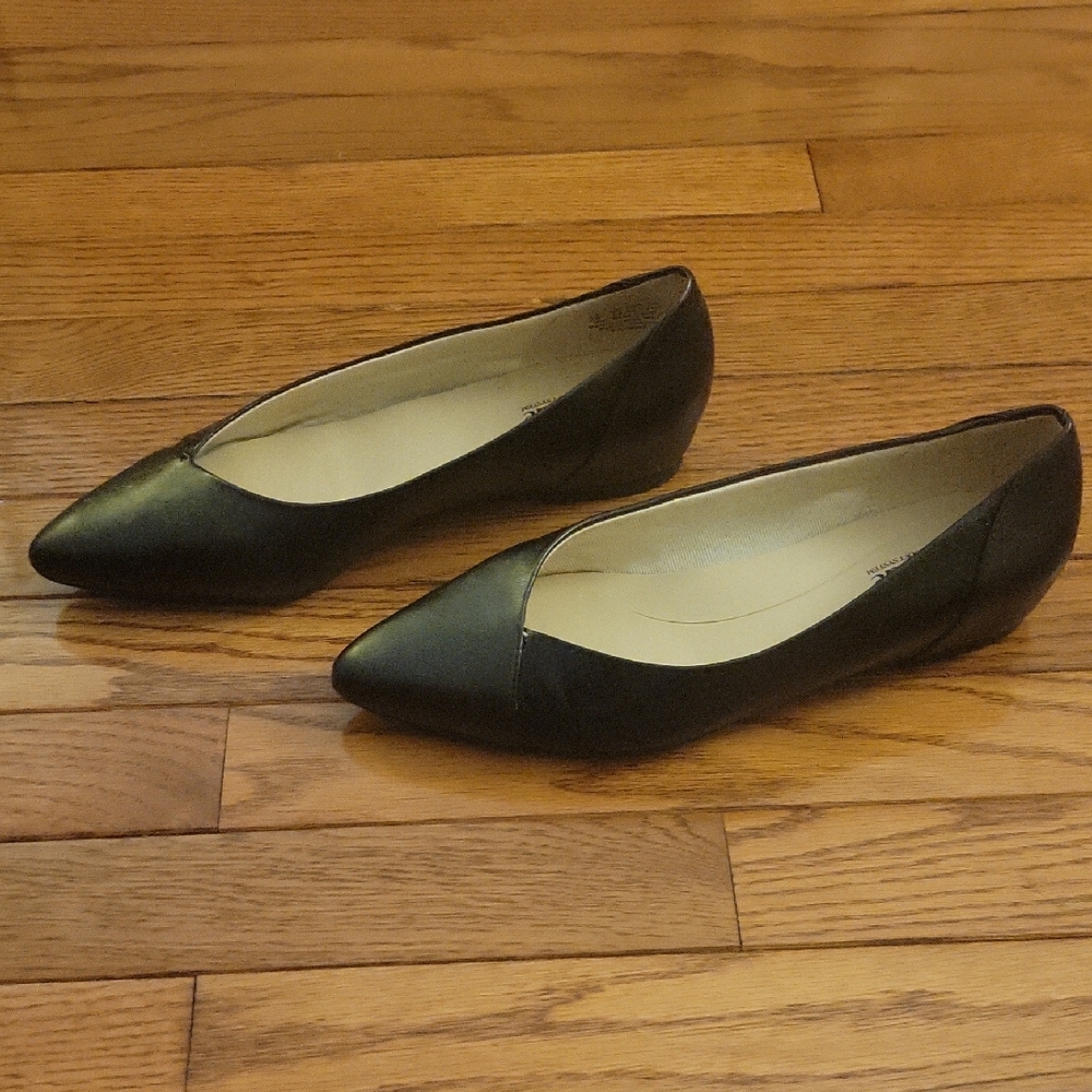 Life Stride Black Women's Flats